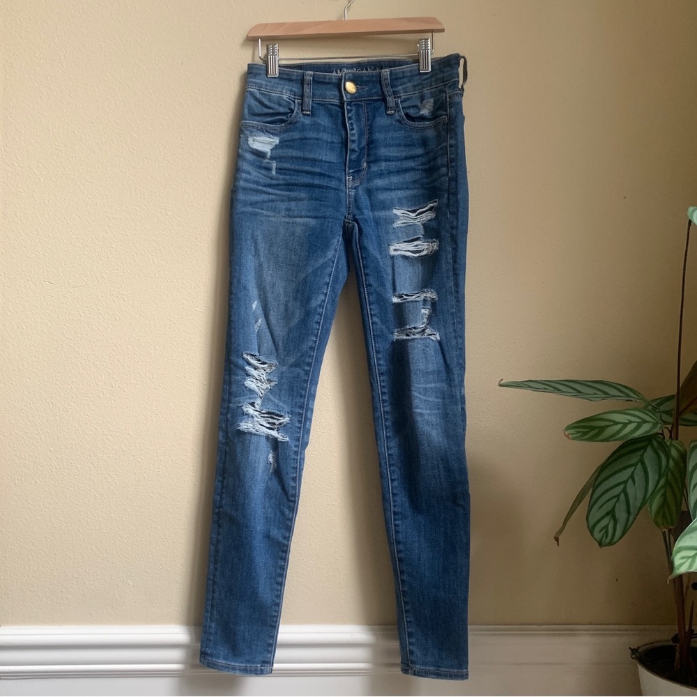 EUC AE American Eagle Super Stretch High Rise Jegging Jeans Ripped Size Short 0